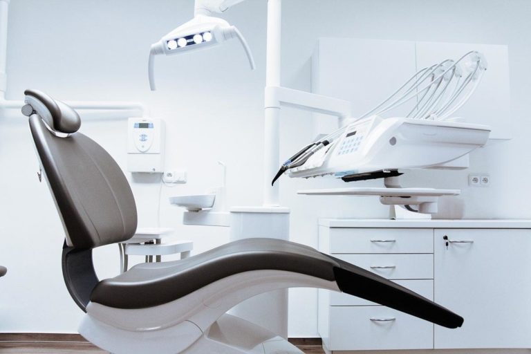 Najlepszy aparat ortodontyczny cennik – usługa najwyższej jakości